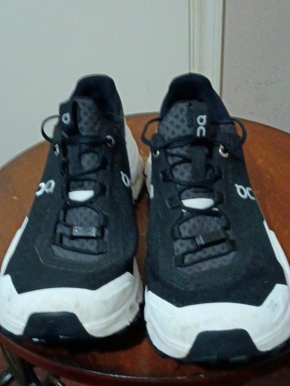 On Cloudultra Swiss Engineering Women's Size 9.5 Running Shoes Black White - Picture 5 of 13